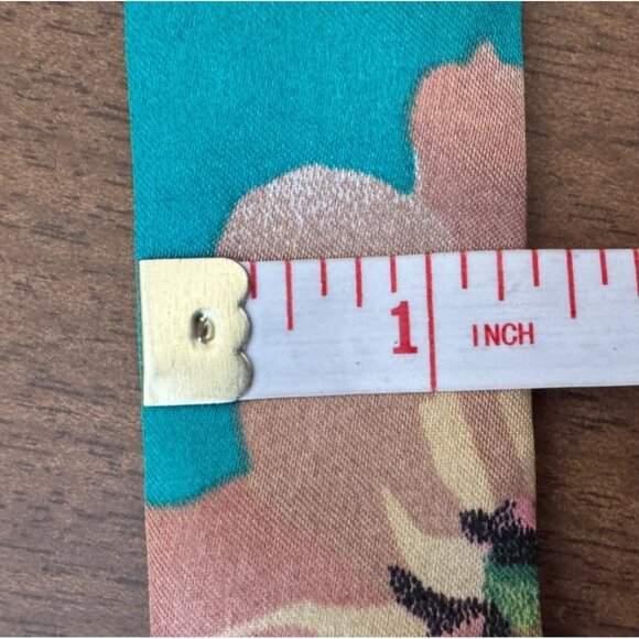 2/$15 NWT 100% 3 Silk Jungle Print Double-Sided Ribbon Style Multicolor Scarf - Picture 4 of 6